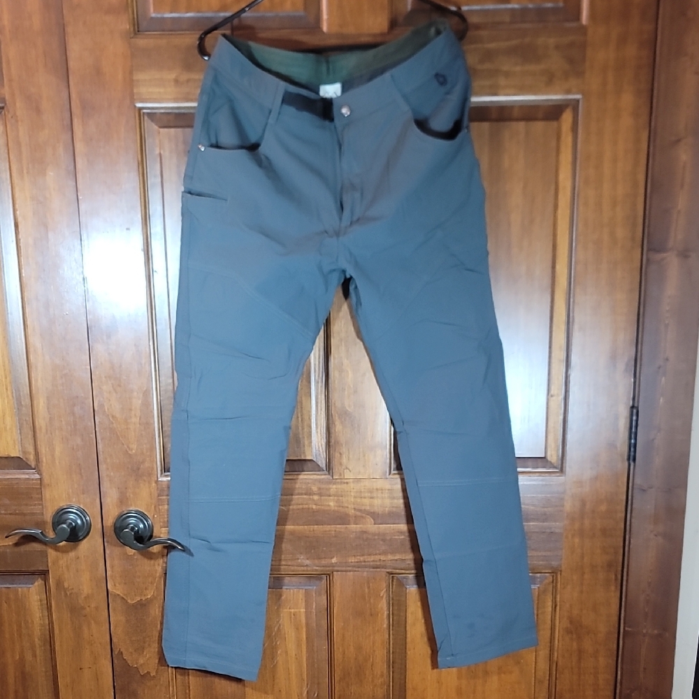 Nebu Men's Charcoal Cargo Pants